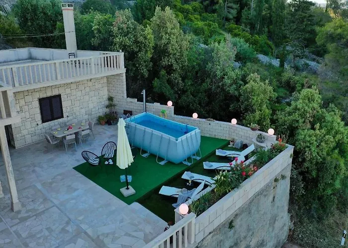 Apartment Villa Andro